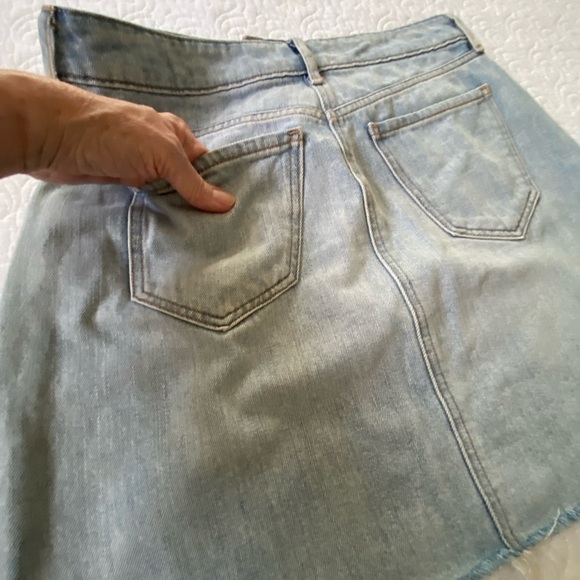 Old Navy Blue Denim Button Fly Mini Skirt Jean skirt, backyard bbq, vacation - Picture 8 of 11